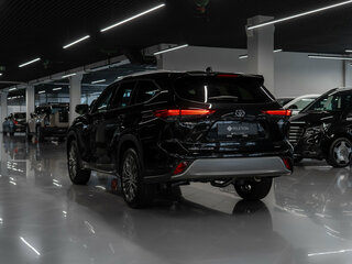 2026 Toyota Highlander IV (XU70), чёрный, 5900000 рублей, вид 4