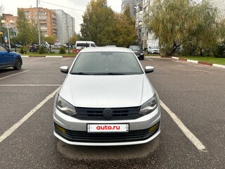 2016 Volkswagen Polo V Рестайлинг, серебристый, 860000 рублей, вид 4