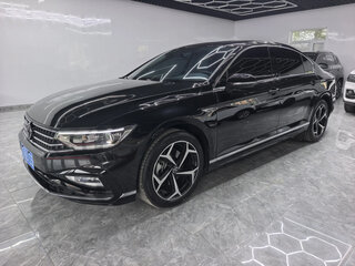2023 Volkswagen Magotan B8 Рестайлинг, чёрный, 1718009 рублей, вид 1