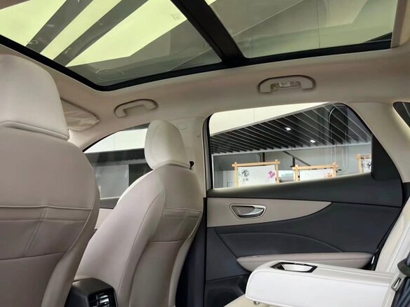 2025 MG ES5 62.2 kWh, серебристый - вид 15