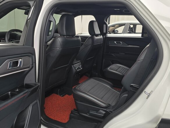 2025 Ford Explorer VI Рестайлинг, белый, 7520000 рублей - вид 16