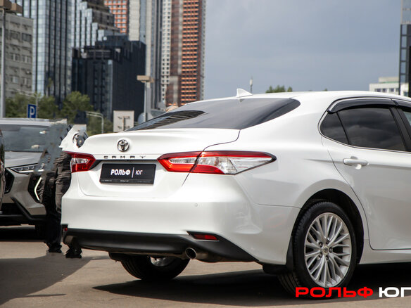 2019 Toyota Camry VIII (XV70), белый - вид 15