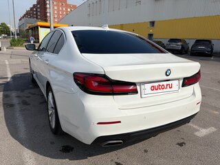 2022 BMW 5 серии 520i VII (G30/G31/G38) Рестайлинг, белый, 4550000 рублей, вид 4