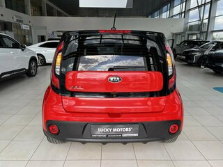 2017 Kia Soul II Рестайлинг, красный, 1595000 рублей, вид 5