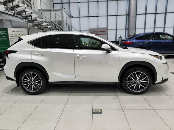 2015 Lexus NX 200 I, белый, 2650000 рублей - вид 3