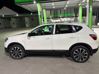 2012 Nissan Qashqai I Рестайлинг, белый, 850000 рублей, вид 4