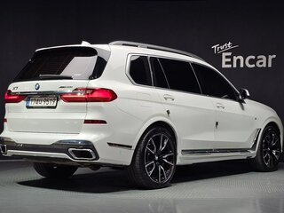 2022 BMW X7 40i I (G07) Рестайлинг, белый, 9730084 рублей, вид 3