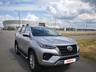 2022 Toyota Fortuner II Рестайлинг, серый, 6050000 рублей, вид 2