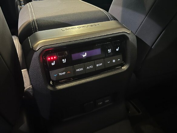 2026 Toyota Land Cruiser Prado 250 Series, чёрный - вид 10
