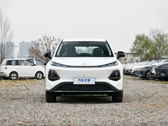 2026 Changan Qiyuan Q05 51.9 kWh II, белый - вид 1