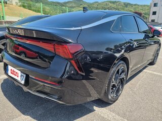 2024 Kia K5 III Рестайлинг, чёрный, 2549000 рублей, вид 4