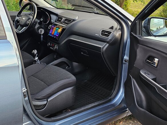 2013 Kia Rio 5-speed III, голубой, 780000 рублей - вид 17