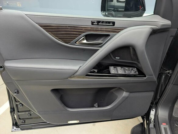 2026 Lexus LX 600 IV, чёрный, 23500000 рублей - вид 5