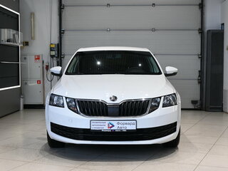 2017 Skoda Octavia III (A7) Рестайлинг, белый, 1395000 рублей, вид 2