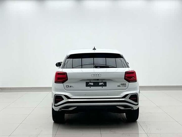 2023 Audi Q2 L 35 TFSI I Рестайлинг, белый, 1650000 рублей - вид 4