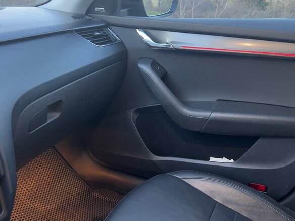 2019 Skoda Octavia III (A7) Рестайлинг, зелёный, 1650000 рублей - вид 13