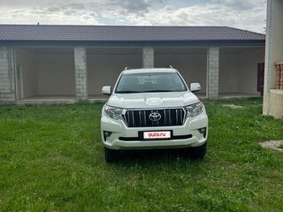 2022 Toyota Land Cruiser Prado 150 Series Рестайлинг 3, белый, 6400000 рублей, вид 1