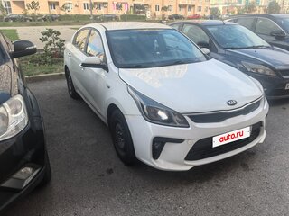 2018 Kia Rio IV, белый, 850000 рублей, вид 3