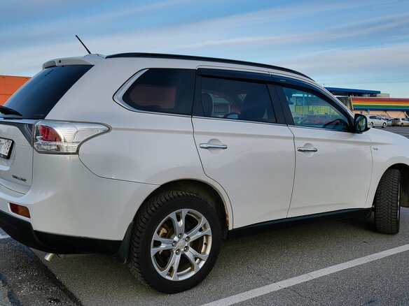 2014 Mitsubishi Outlander III, белый, 1680000 рублей - вид 11