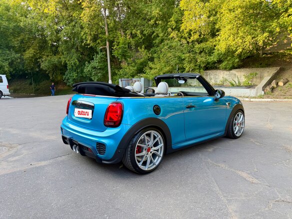 2019 Mini Cabrio JCW John Cooper Works III Рестайлинг, голубой, 3850000 рублей - вид 4