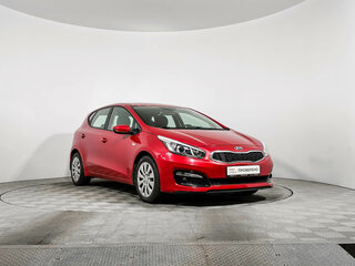 2017 Kia Ceed II Рестайлинг, красный, 1360000 рублей, вид 3