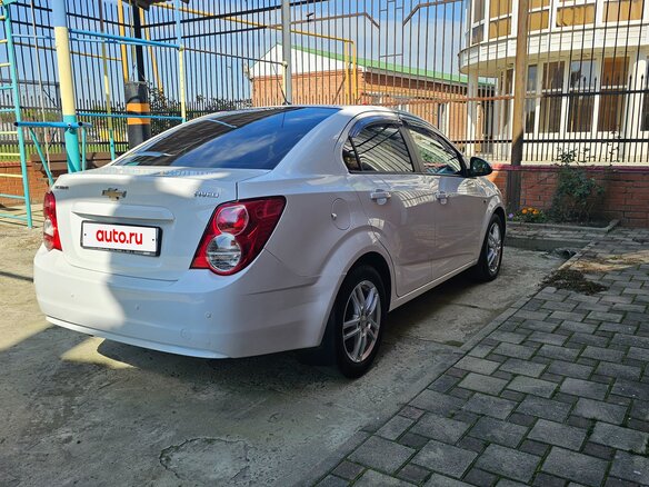 2013 Chevrolet Aveo II, белый, 780000 рублей - вид 6