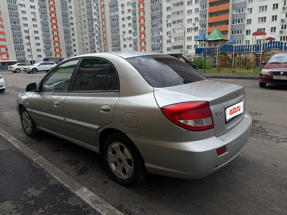 2004 Kia Rio I Рестайлинг, серебристый - вид 2