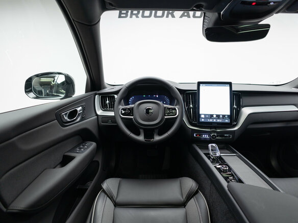 2026 Volvo XC60 II Рестайлинг 2, чёрный, 5990000 рублей - вид 12