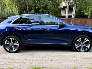 2019 Audi Q8 55 TFSI I (4M), синий, 5400000 рублей, вид 2