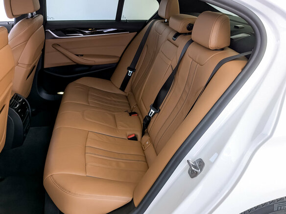 2021 BMW 5 серии 520i VII (G30/G31/G38) Рестайлинг, белый, 4350000 рублей - вид 11