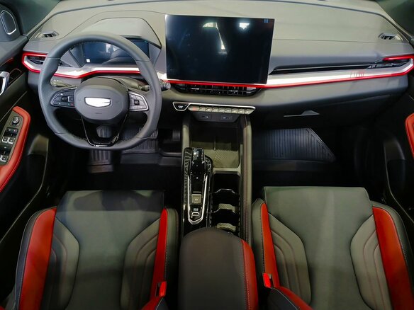 2026 Geely Coolray I Рестайлинг 2, фиолетовый, 2964990 рублей - вид 7