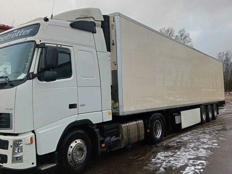 2003 Volvo FH, белый, 2400000 рублей, вид 2