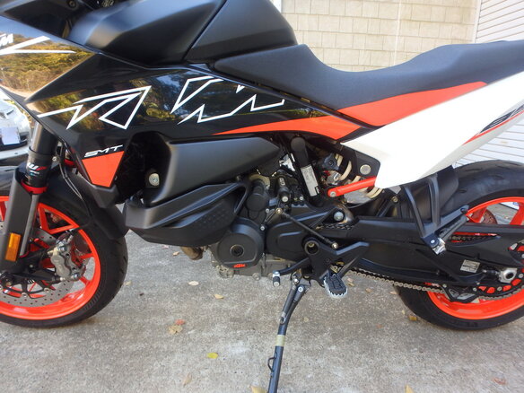 2024 KTM 890 SMT, серый, 1400000 рублей - вид 10