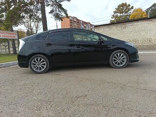 2015 Toyota Prius III Рестайлинг (XW30), чёрный, 1400000 рублей, вид 4