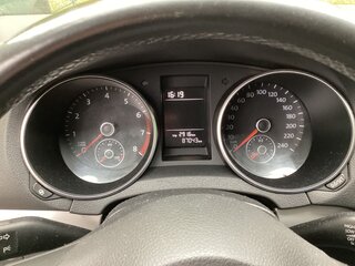 2011 Volkswagen Golf VI, серебристый, 870000 рублей, вид 4