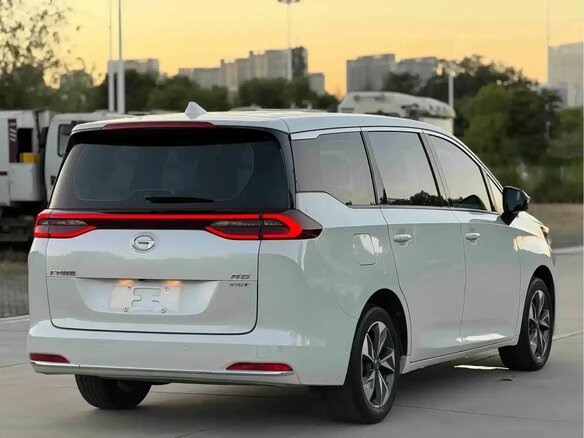 2022 GAC Trumpchi M6 Pro, белый, 1650000 рублей - вид 3