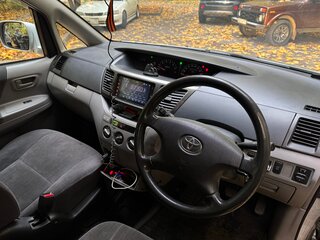 2001 Toyota Noah I (R60), серебристый, 950000 рублей, вид 5