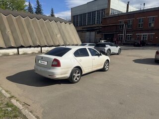 2012 Skoda Octavia II (A5) Рестайлинг, белый, 450000 рублей, вид 4