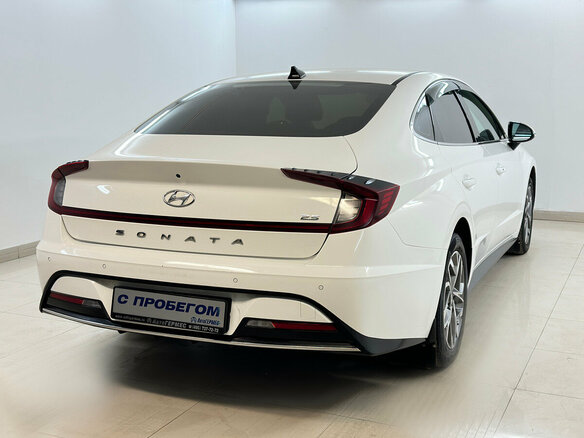 2021 Hyundai Sonata VIII (DN8), белый, 2600000 рублей - вид 3