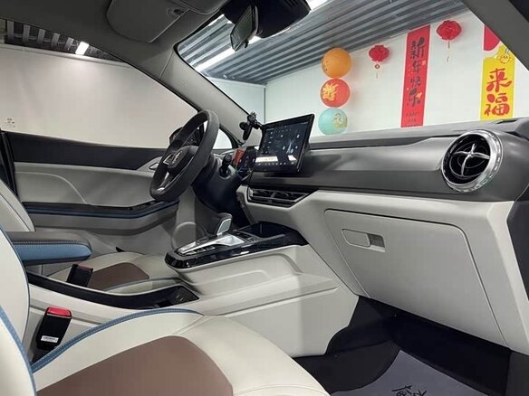 2023 BYD Yuan Pro (47 kWh) I Рестайлинг 2 (Pro), белый - вид 13