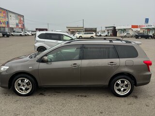 2010 Toyota Corolla Fielder X (E140, E150) Рестайлинг, коричневый, 900000 рублей, вид 5