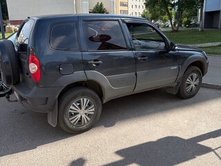 2010 Chevrolet Niva I Рестайлинг, чёрный, 375000 рублей, вид 4