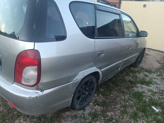 2001 Kia Carens I, серебристый, 220000 рублей, вид 2