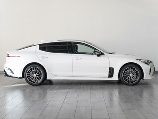 2019 Kia Stinger I, белый, 2569000 рублей, вид 5