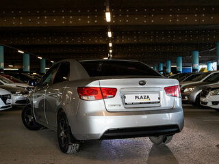 2012 Kia Cerato 6-speed II, серебристый, 1000000 рублей, вид 4