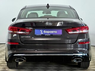 2018 Kia Optima IV Рестайлинг, коричневый, 1965000 рублей, вид 4