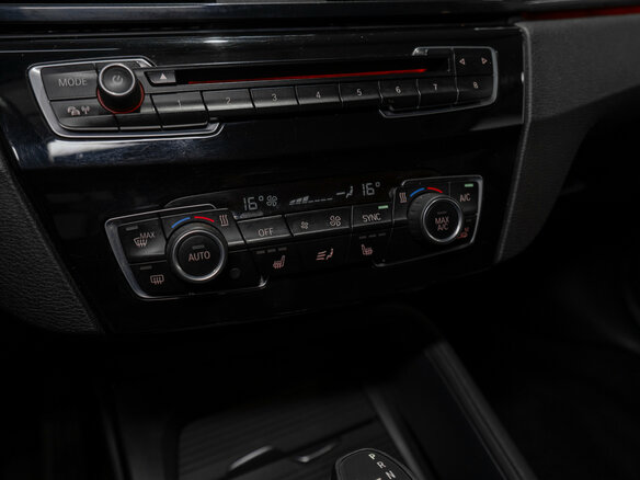 2015 BMW X1 18d xDrive II (F48), серый, 2195000 рублей - вид 15