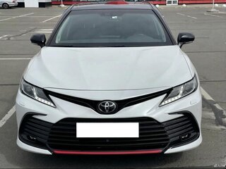 2022 Toyota Camry VIII (XV70) Рестайлинг, белый, 3100000 рублей, вид 2