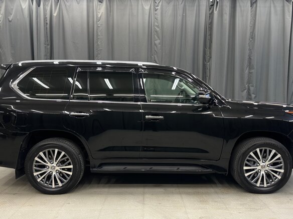 2019 Lexus LX 570 III Рестайлинг 2, чёрный - вид 3