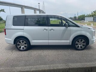 2023 Mitsubishi Delica D:5 I Рестайлинг, белый, 2730000 рублей, вид 4